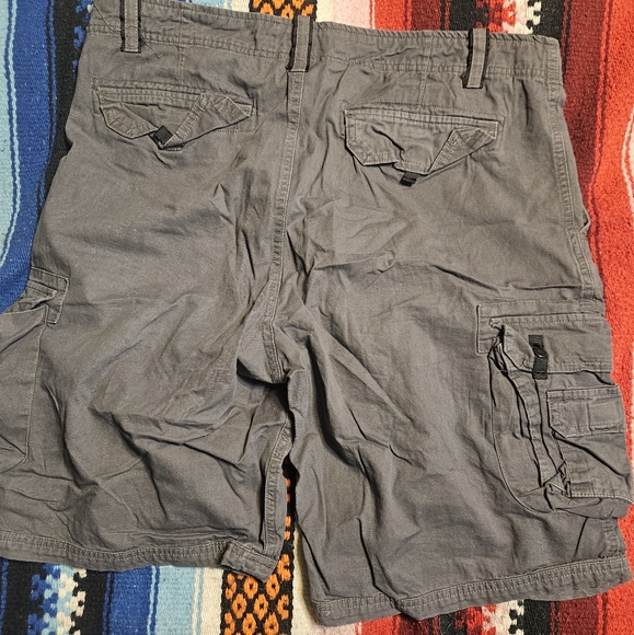 Men's Stanley Grey Cargo Shorts - Picture 4 of 5